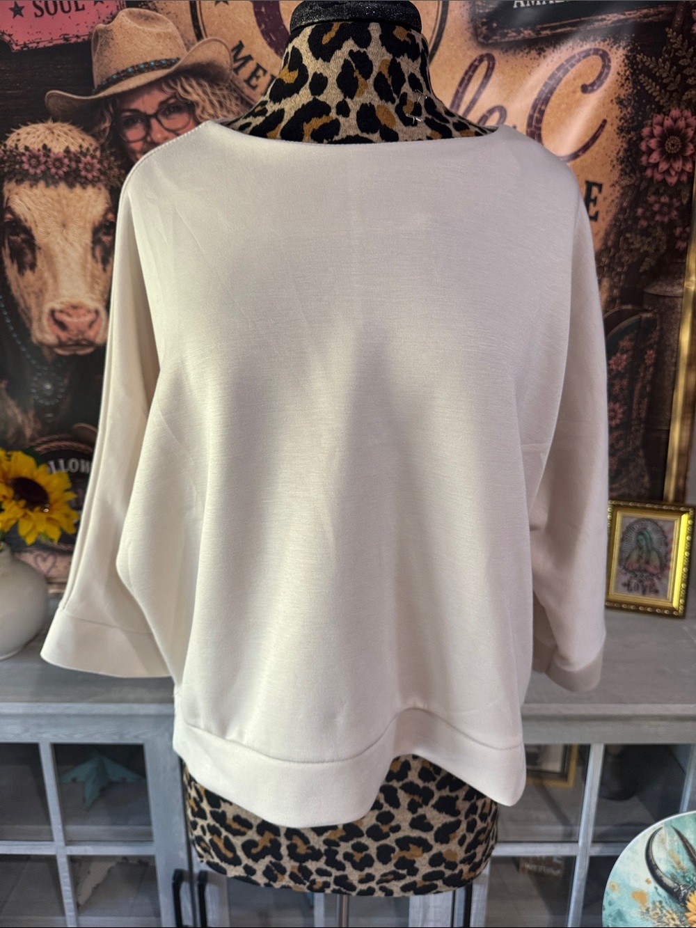 ITALIAN STYLE Cream Lightweight Top - Sz Lg
